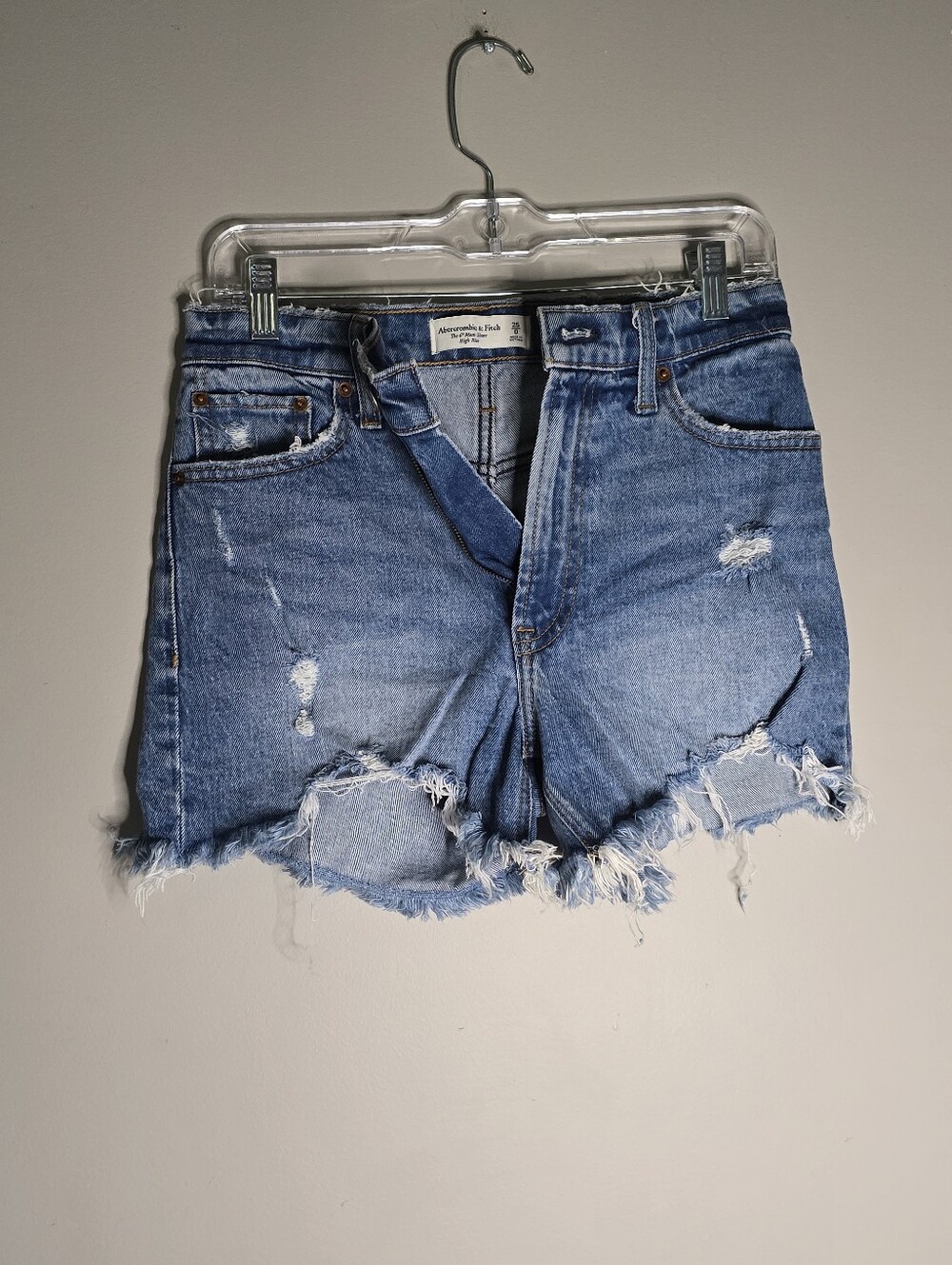 Abercrombie & Fitch Light Blue Distressed Denim Cutoff Shorts,  High Rise Mom 4i
